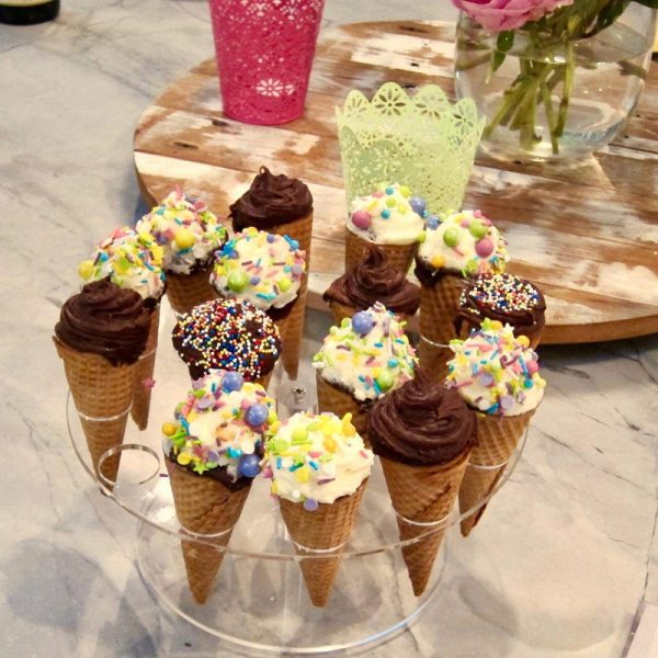 2pcs Ice Cream Cone Holder 16 Holes Acrylic Ice Cream Display Stand